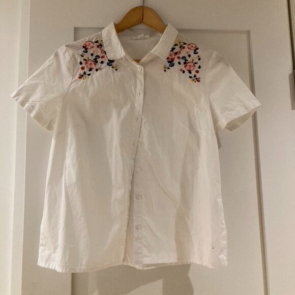 Jennyfer Cropped White Collared Shirt with Emboridery Flowers - Picture 1 of 8
